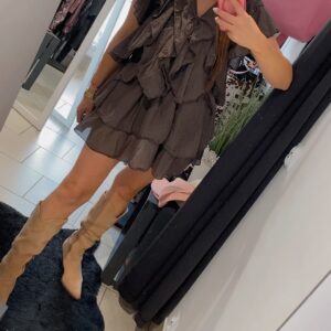 Sukienka mgiełka z falbanami